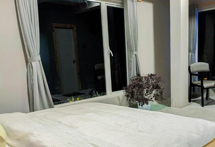 リゾートホテル The Oak Retreat Lamahatta