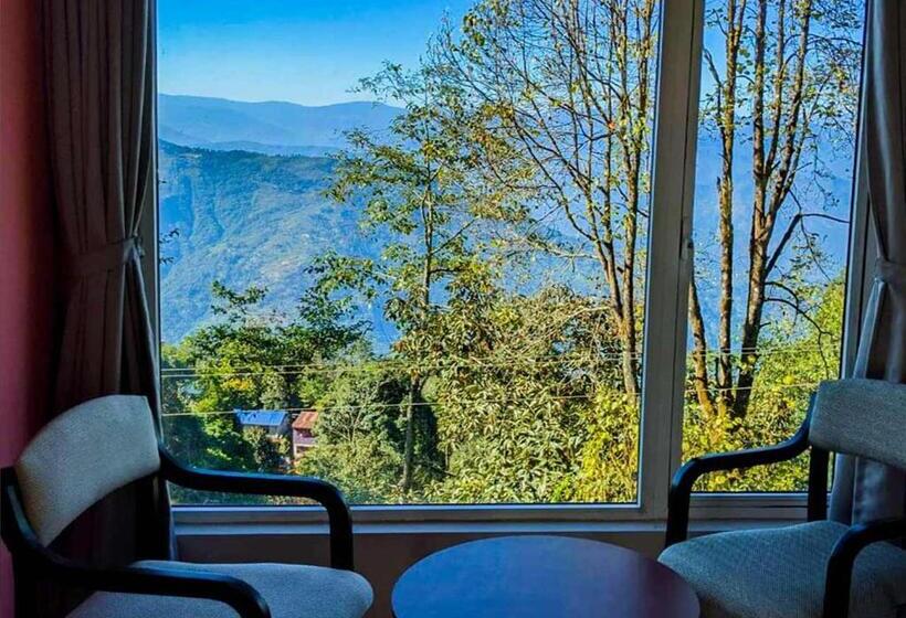 Курорт The Oak Retreat Lamahatta