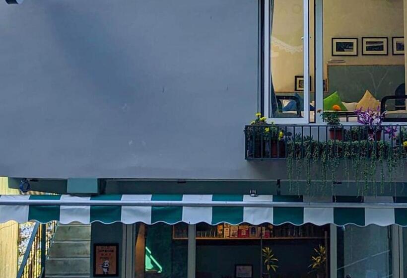 渡假胜地  The Oak Retreat Lamahatta