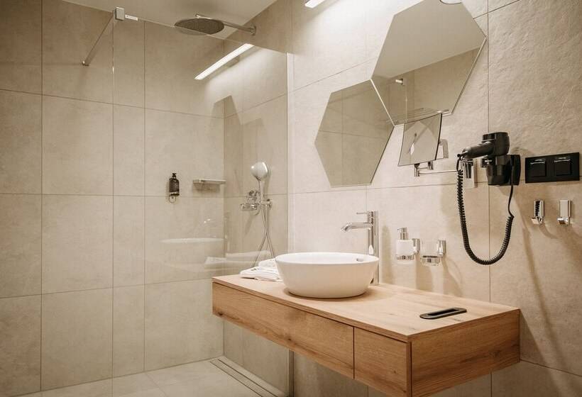 Rm Hotel Wellness&congress