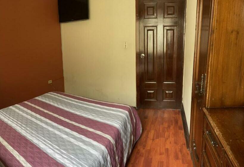 هاستل Alojamientos Hostal Rest House