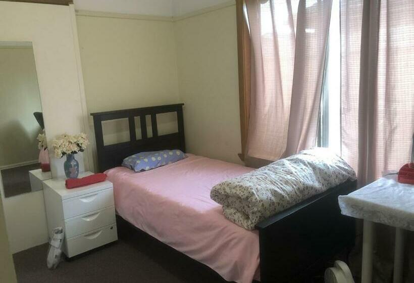 Bed and Breakfast Budget Double Room Clayton