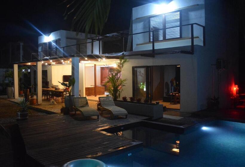 تختخواب و صبحانه Casa La Rayanna