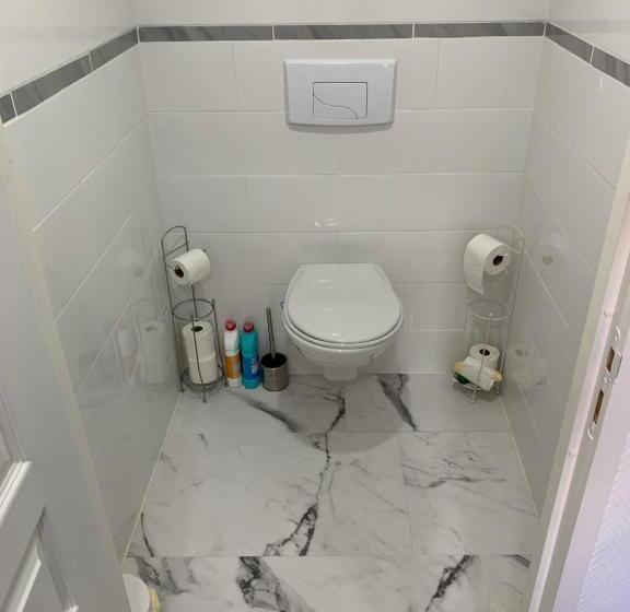 住宿加早餐  Chambre Rustique Avec Double Lit Et Sa Salle De Bain Privée