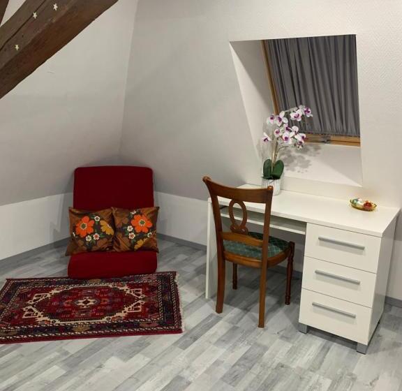 住宿加早餐  Chambre Rustique Avec Double Lit Et Sa Salle De Bain Privée