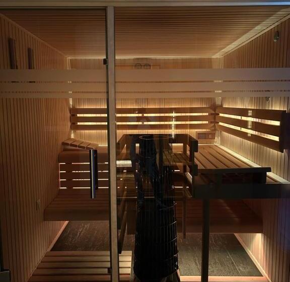 تختخواب و صبحانه Safari House   Wisła