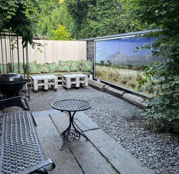 تختخواب و صبحانه Safari House   Wisła