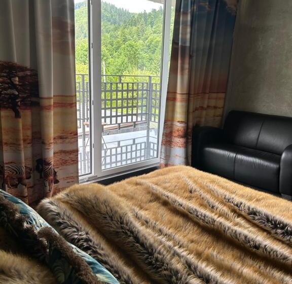 تختخواب و صبحانه Safari House   Wisła