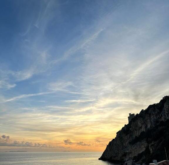 住宿加早餐  The Roofport