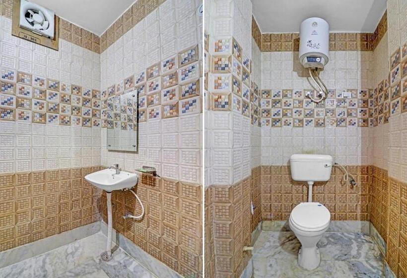 Collection O 80556 Hotel Mansarovar