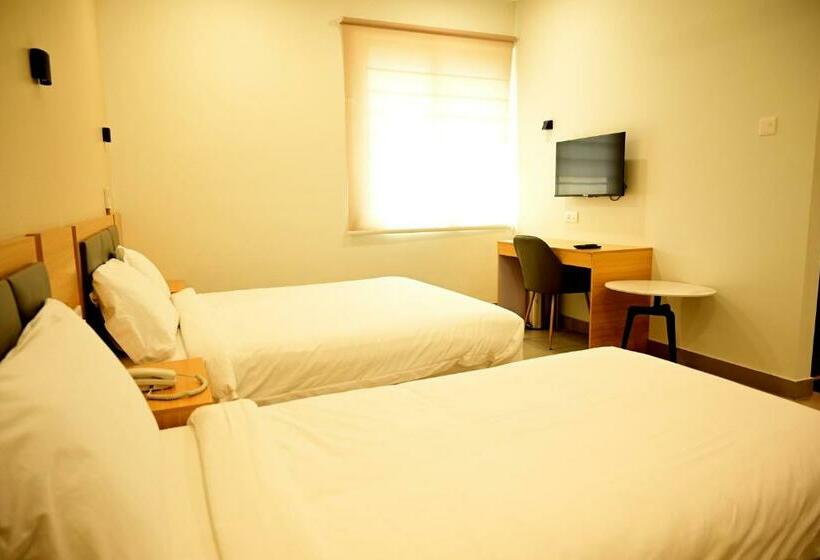 Dreamotel Luxury Suites And Rooms