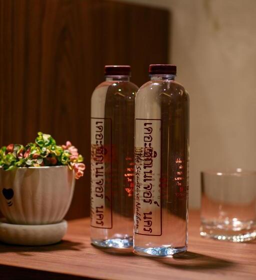 호텔 เดอะซิกเนเจอร์ นคร โฮเทล