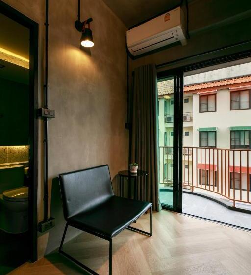 호텔 เดอะซิกเนเจอร์ นคร โฮเทล