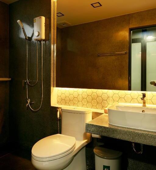 호텔 เดอะซิกเนเจอร์ นคร โฮเทล