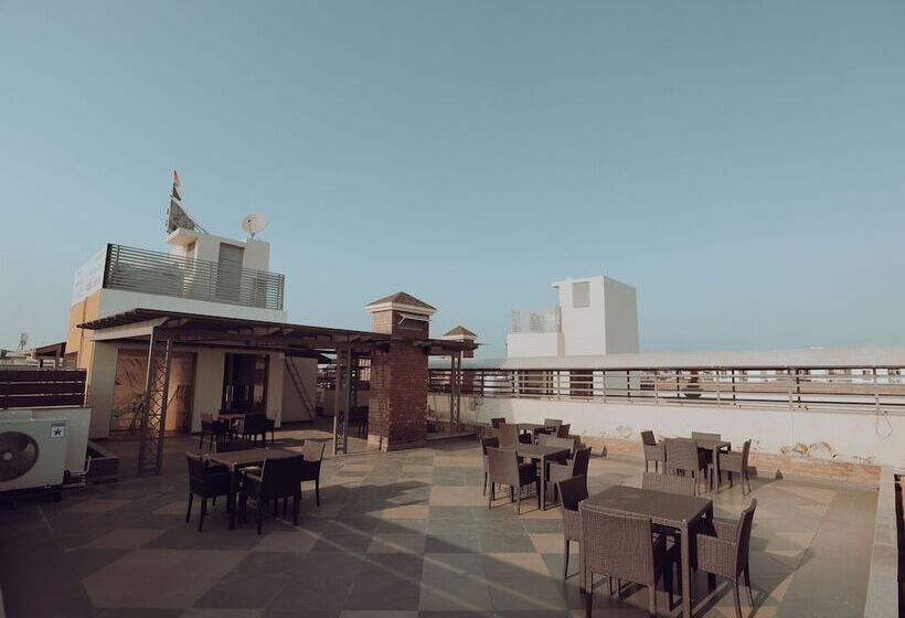 Hotel Clarks Inn Express , Dehradun