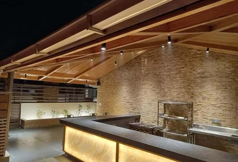 Hotel Clarks Inn Express , Dehradun