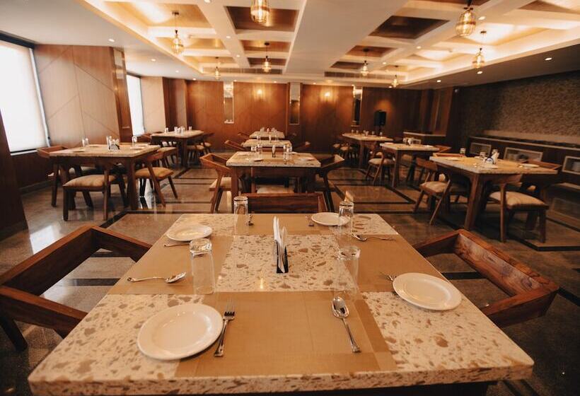 Hotel Clarks Inn Express , Dehradun