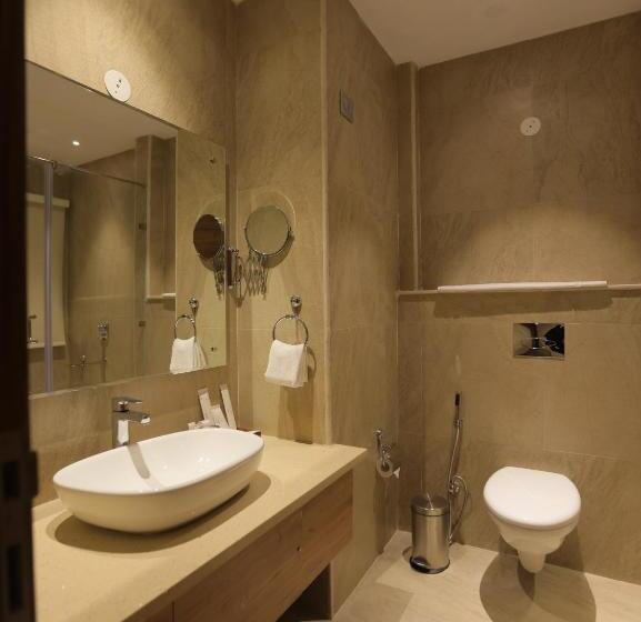 Hotel Clarks Inn Express , Dehradun