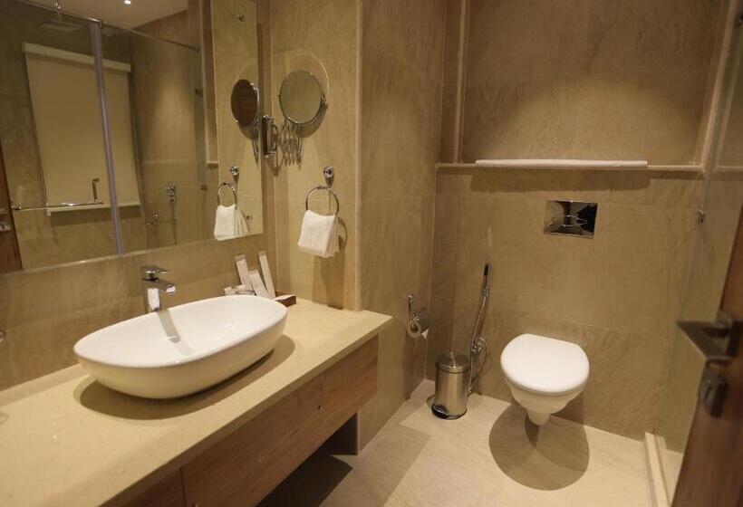 Hotel Clarks Inn Express , Dehradun