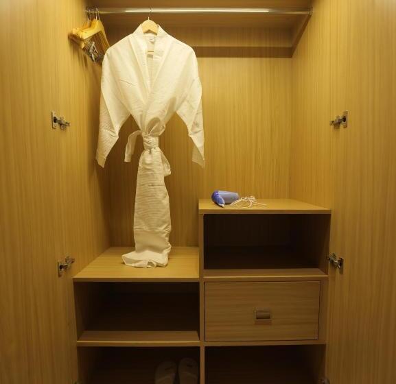 Hotel Clarks Inn Express , Dehradun