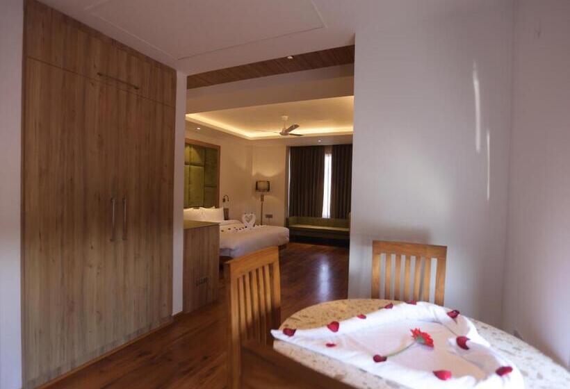 Hotel Clarks Inn Express , Dehradun