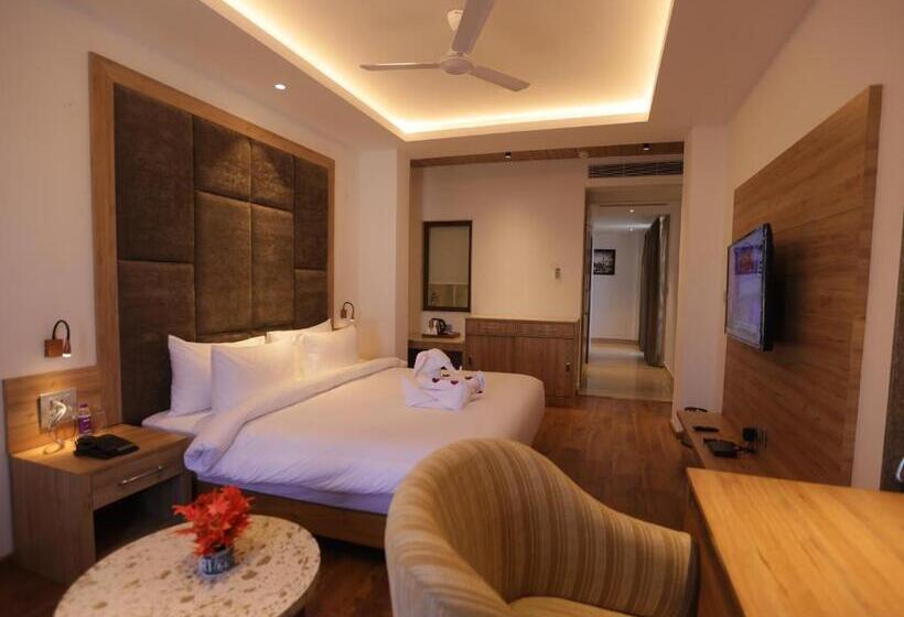 Hotel Clarks Inn Express , Dehradun