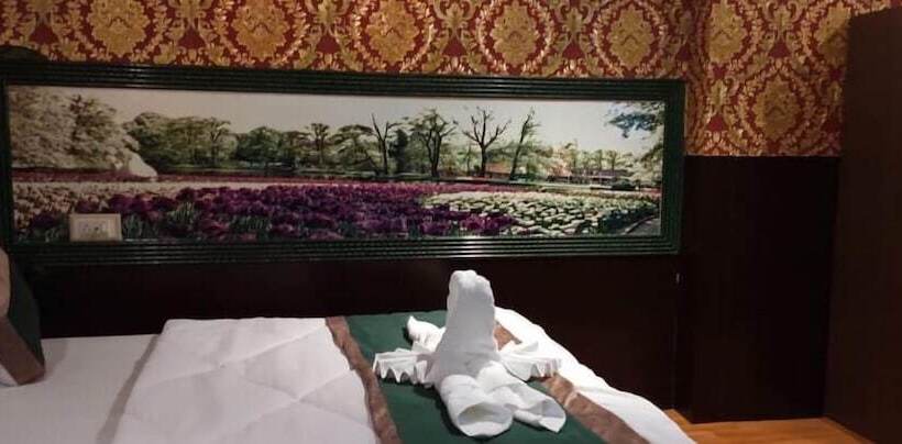 Hotel Darussalam Restaurant And Inn