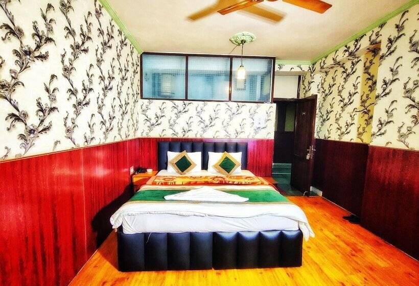 Hotel Darussalam Restaurant And Inn