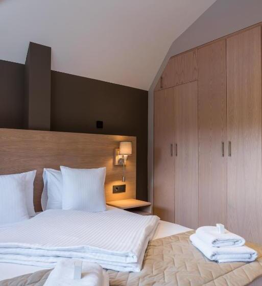 هتل Emilia Lux Rooms