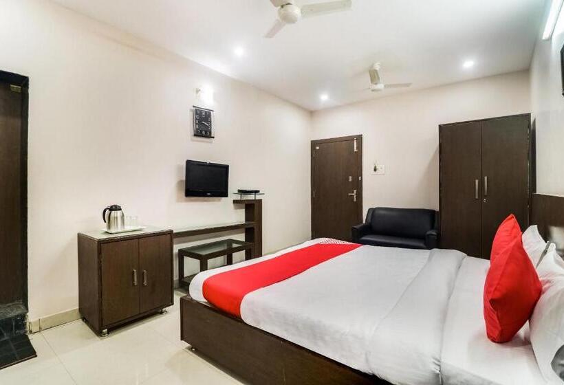 ホテル Flagship Zen Royal Cottage