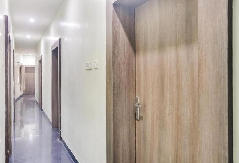 ホテル Flagship Zen Royal Cottage