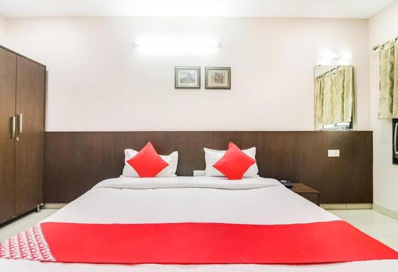 ホテル Flagship Zen Royal Cottage