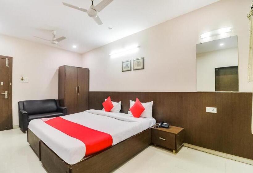 ホテル Flagship Zen Royal Cottage