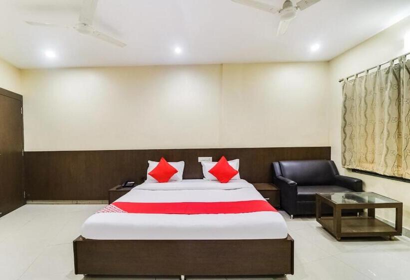 ホテル Flagship Zen Royal Cottage