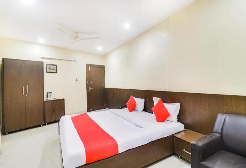 ホテル Flagship Zen Royal Cottage