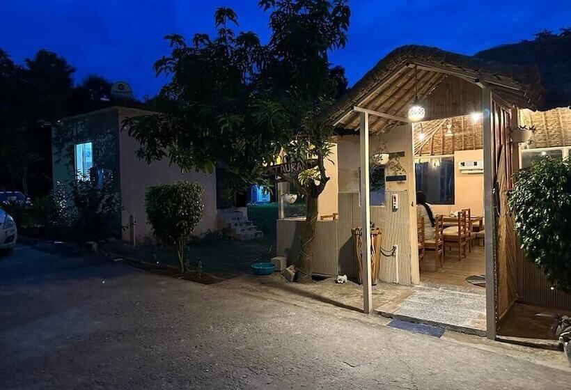 בית מלון כפרי Jungle Corbett Castle