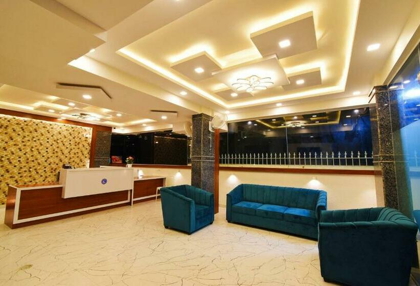 Отель Keerthis Royal Suites Kempegowda International Airport
