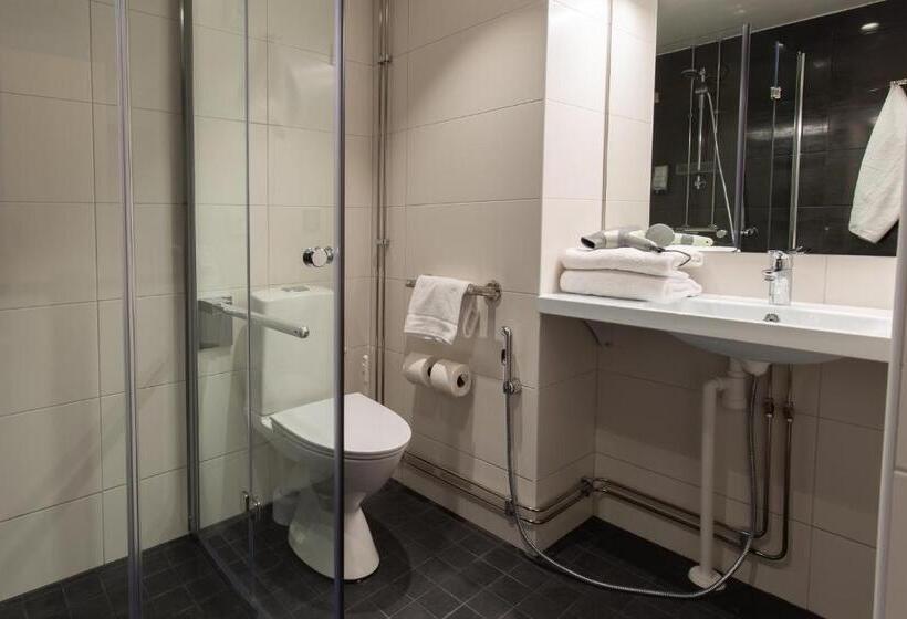 فندق Linnasmäki