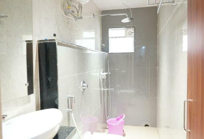 בית מלון כפרי Mannat International