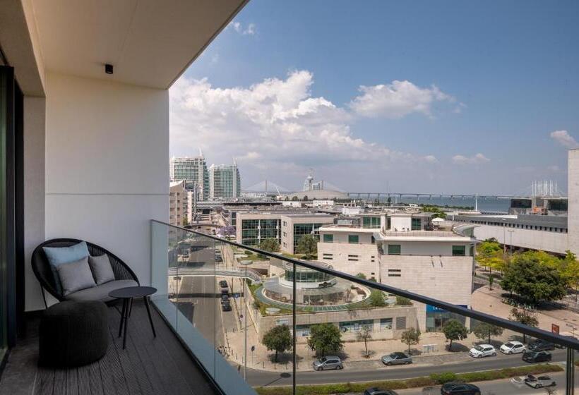 هتل Martinhal Lisbon Oriente