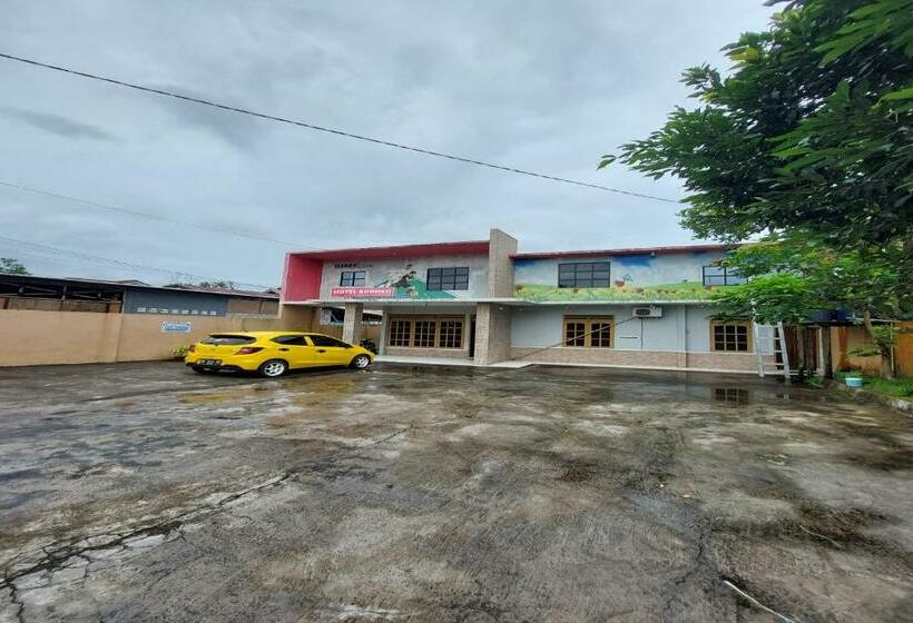 Отель Oyo 92041 Borneo