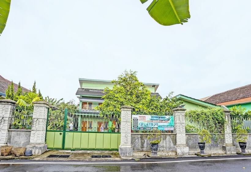 فندق Oyo 92043 Kost Barokah Syariah Madiun