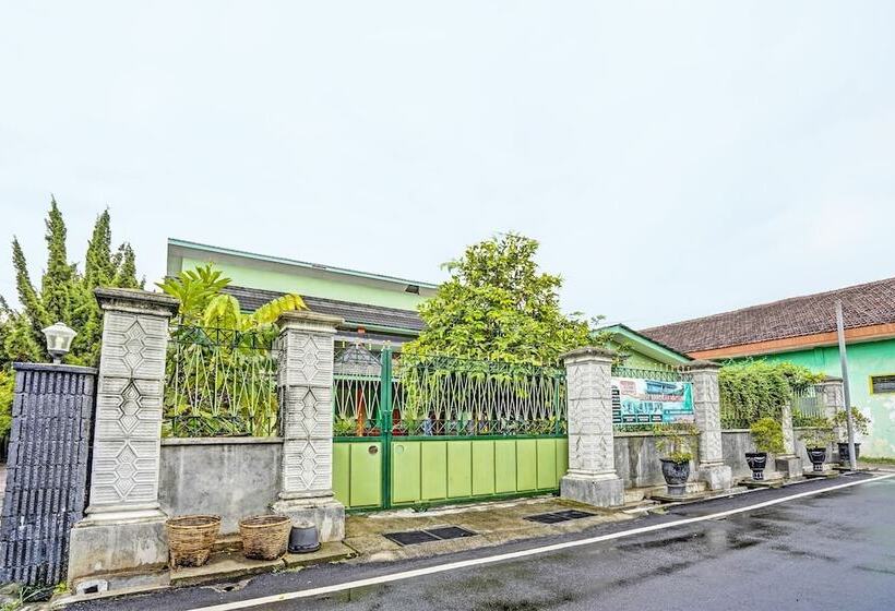 فندق Oyo 92043 Kost Barokah Syariah Madiun