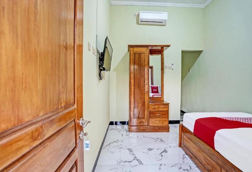 فندق Oyo 92043 Kost Barokah Syariah Madiun