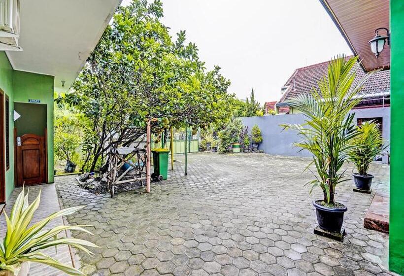 فندق Oyo 92043 Kost Barokah Syariah Madiun