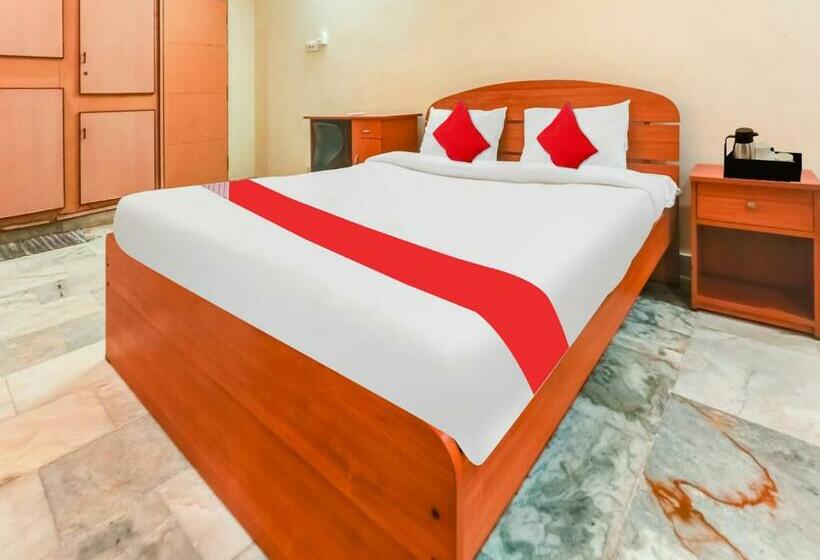 בית מלון כפרי Oyo Flagship 80564 The Central Guest House