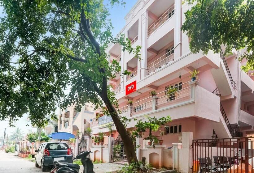 בית מלון כפרי Oyo Flagship 80564 The Central Guest House