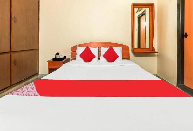 בית מלון כפרי Oyo Flagship 80564 The Central Guest House