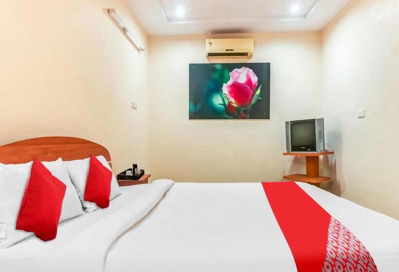 בית מלון כפרי Oyo Flagship 80564 The Central Guest House