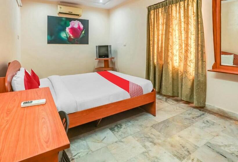 בית מלון כפרי Oyo Flagship 80564 The Central Guest House